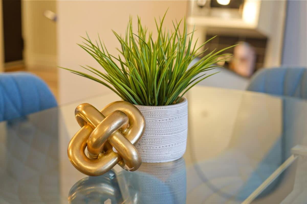 Dazzling Condo By Stadium Downtown With Free Parking Ванкувер Экстерьер фото