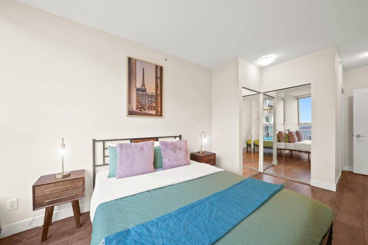 Dazzling Condo By Stadium Downtown With Free Parking Ванкувер Экстерьер фото