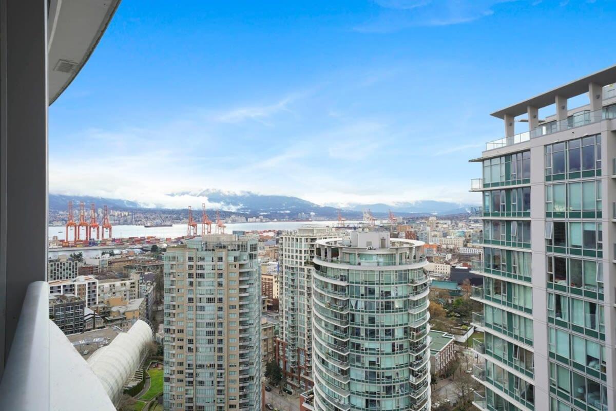 Dazzling Condo By Stadium Downtown With Free Parking Ванкувер Экстерьер фото