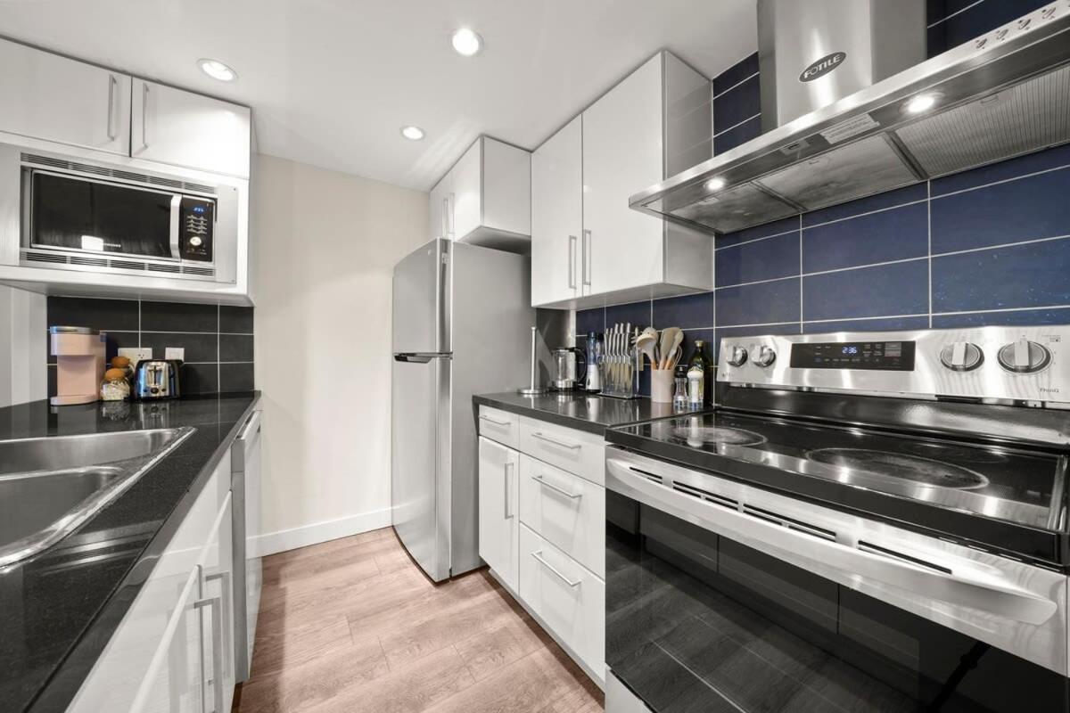 Dazzling Condo By Stadium Downtown With Free Parking Ванкувер Экстерьер фото